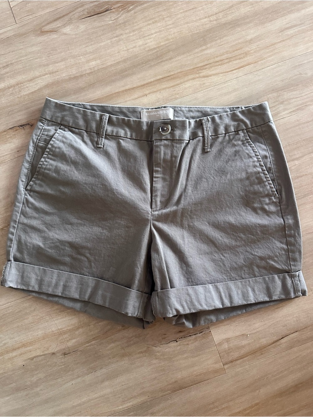 Banana Republic Taupe/Army Green Cuffed Women's Shorts